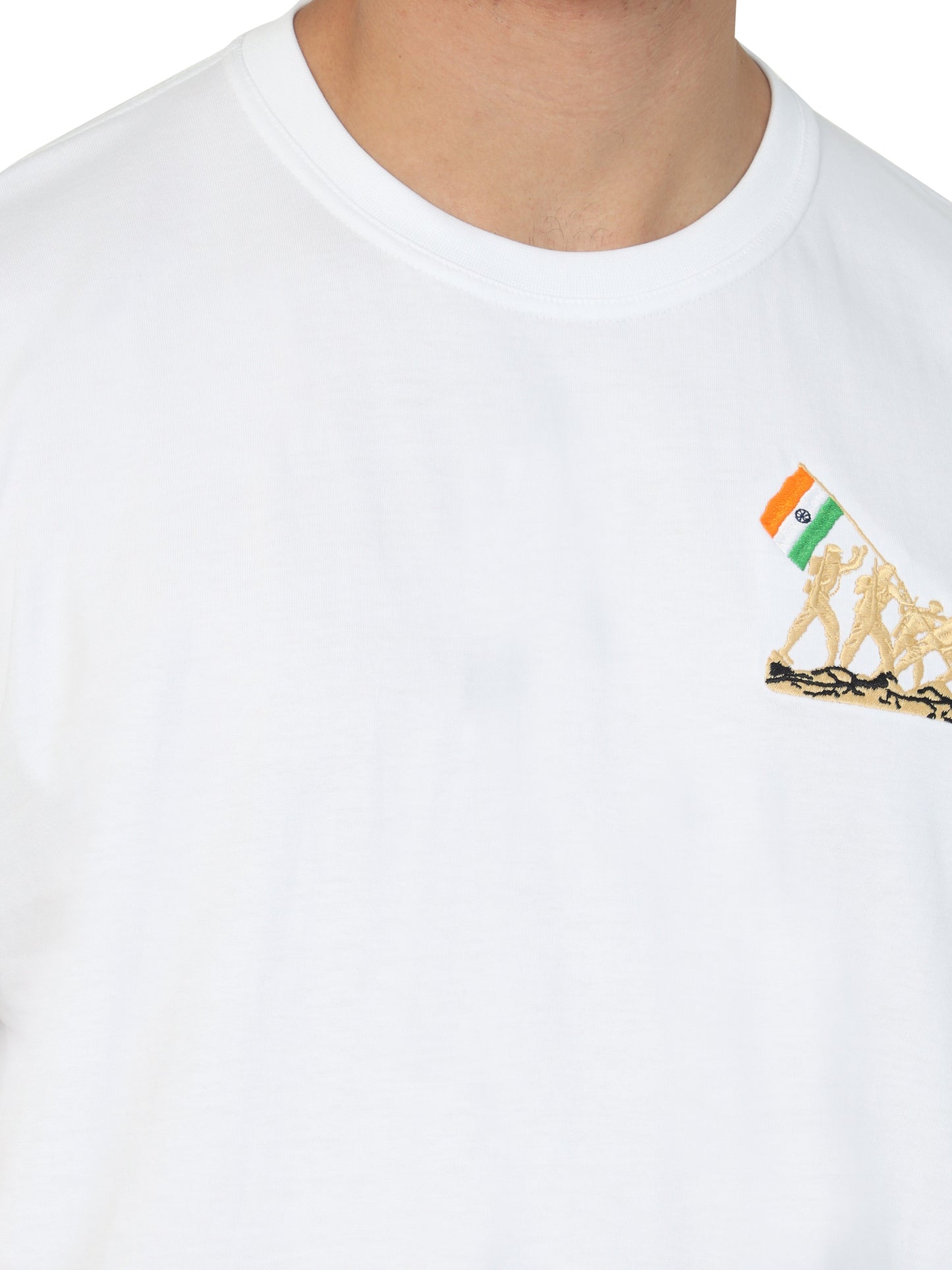 SOLDIERS WITH FLAG | ROUND NECK T-SHIRT